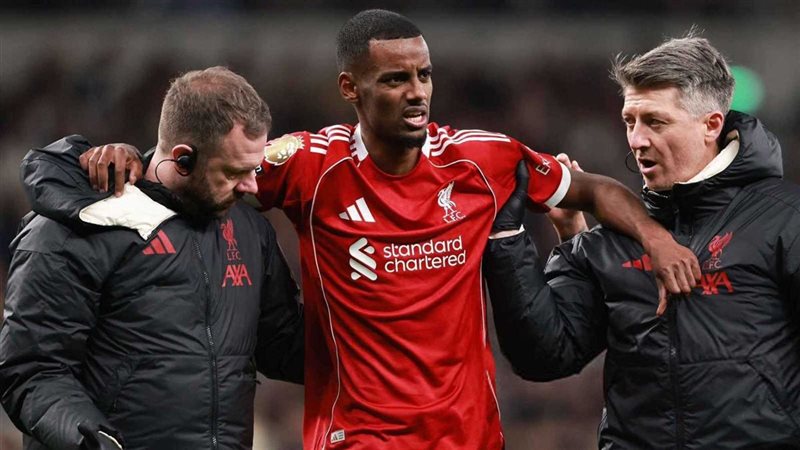 إيزاك يغادر معسكر منتخب السويد ويعود إلى ليفربول