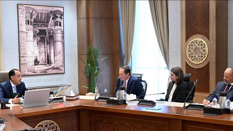 مدبولي يلتقي رئيس «سيسكو».. تحرك مصري لتوسيع التعاون في الذكاء الاصطناعي والأمن السيبراني