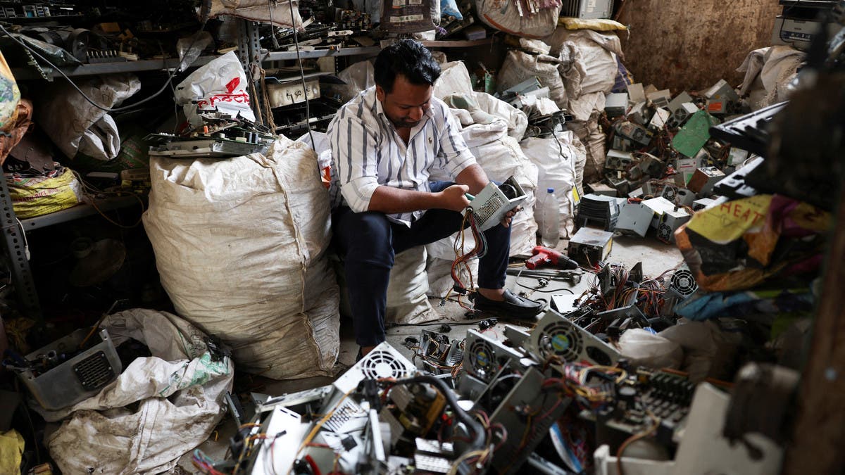 في 20 دقيقة فقط.. علماء صينيون يستعيدون 98% من ذهب الهواتف القديمة