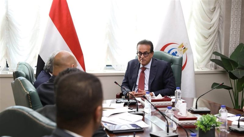وزير الصحة يبحث مع وفد “فيليبس” العالمية توطين صناعة الأجهزة الطبية المتقدمة بمصر