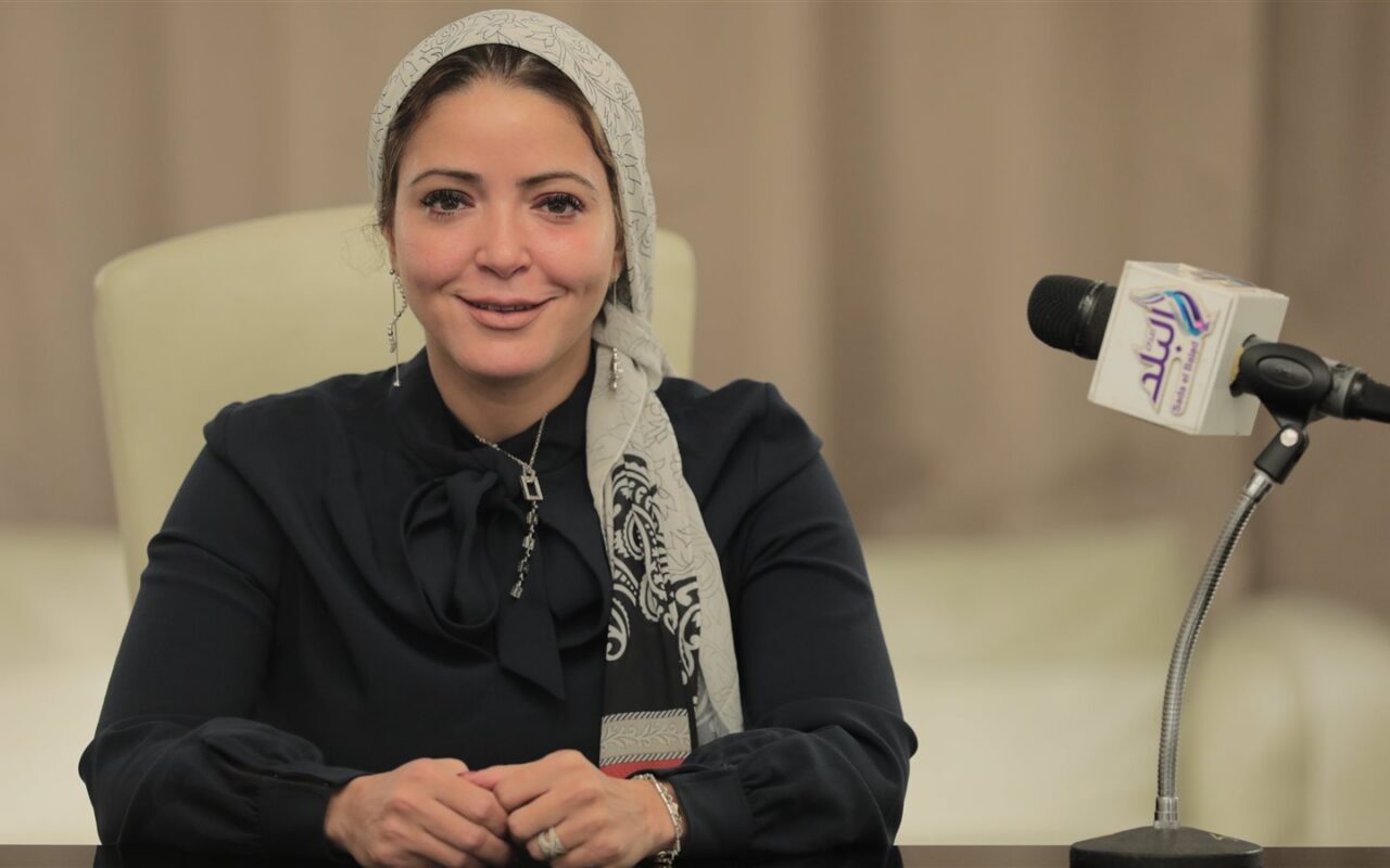 السفر والرخصة والبطاقة.. هايدي الفضالي تكشف عقوبة الممتنع عن دفع النفقة