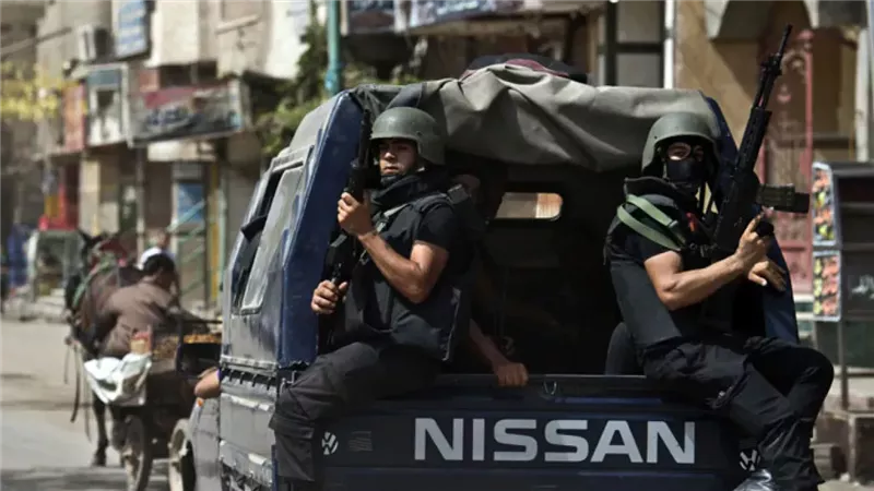 استعراض القوة ينقلب على صاحبه.. 15 عامًا لمتهم أرعب جاره بالأسلحة