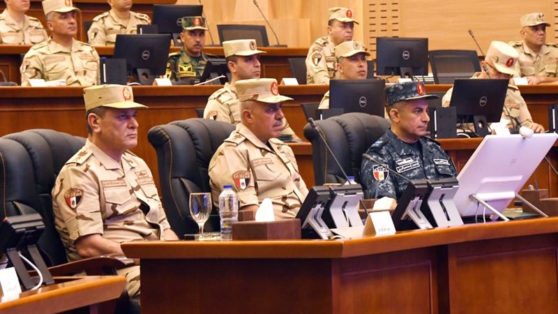 وزير الدفاع يشهد المرحلة الرئيسية لمشروع مراكز القيادة الإستراتيجي التعبوي بنطاق الجيش الثالث الميداني
