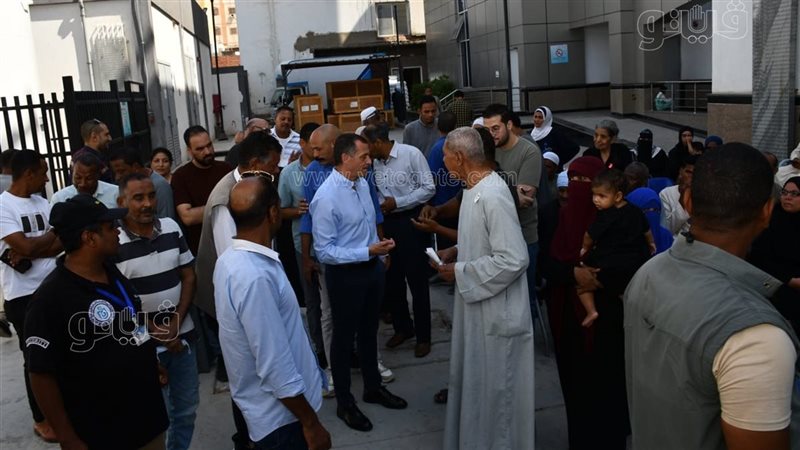 محافظ أسوان يجري جولة تفقدية مفاجئة على مستشفى كوم أمبو المركزي (صور)