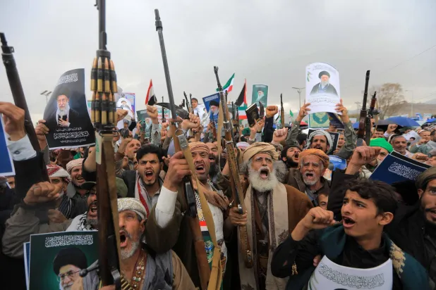 سخط من الداخل الحوثي يربك تماسك الجماعة