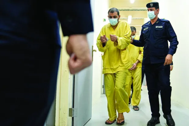 العراق يستكمل التحقيق مع سجناء «داعش» المنقولين من سوريا