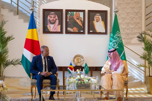 السعودية وسيشل تبحثان فرص تعزيز العلاقات