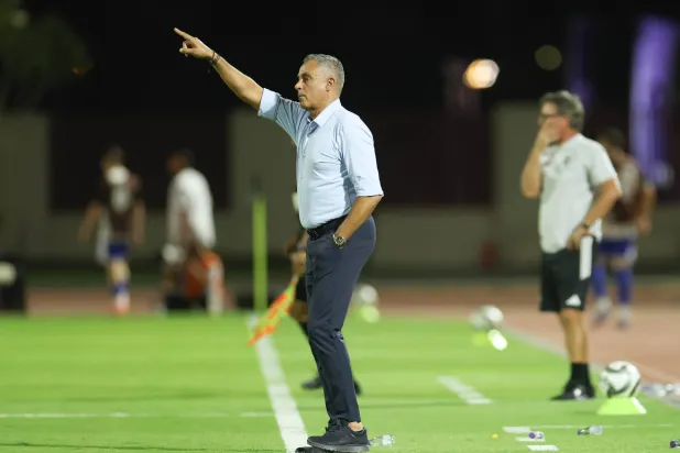 غوميز: أطلب من جماهير الخليج مساعدتنا حتى نسعدهم