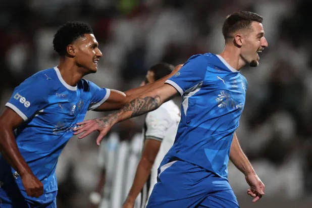 الدوري السعودي: الهلال يجدد سطوته على الشباب
