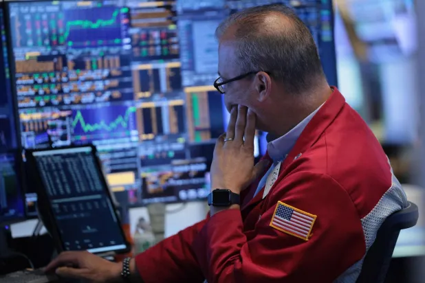 التوترات تدفع المستثمرين إلى «ملاذ السيولة»