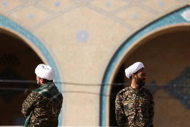استخبارات أميركية: إيران تستعد لإطالة الحرب