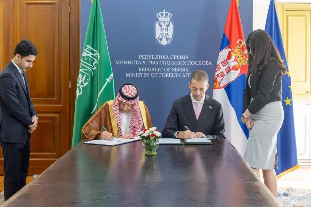السعودية وصربيا توسعان شراكتهما في الطاقة والتقنية والتجارة