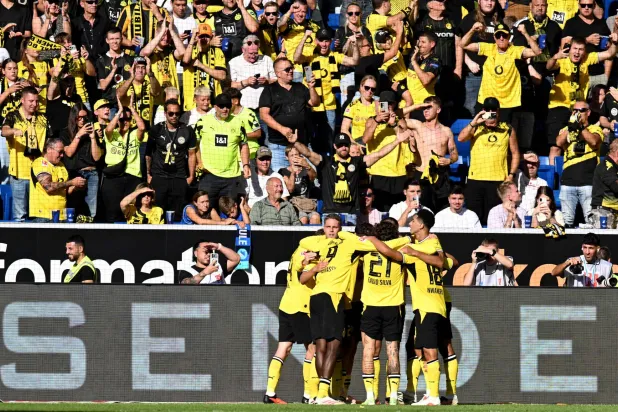 دورتموند يواجه فياريال بمعنويات مرتفعة في مستهل مشواره الأوروبي