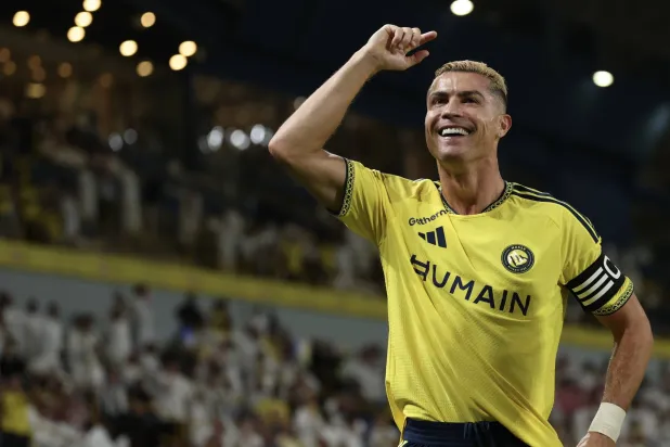 ثنائية رونالدو والحمدان تعيد النصر إلى سكة الانتصارات