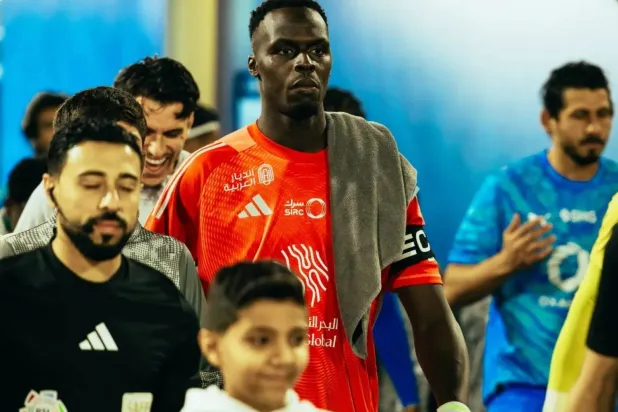 الحارس السنغالي إدوار ميندي يعتزل اللعب دولياً