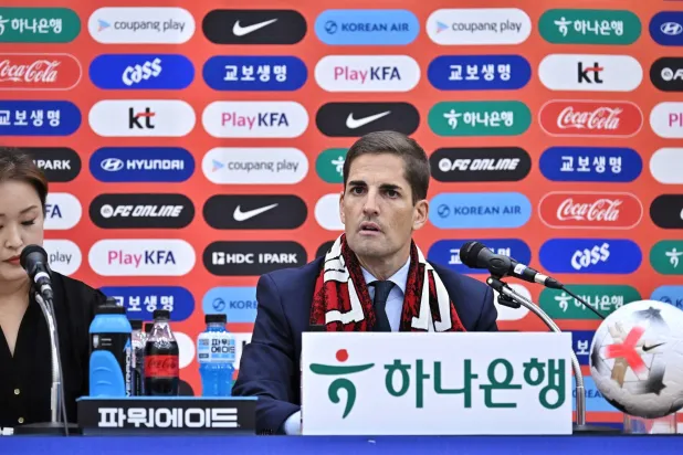المدرب الإسباني المؤقت لكوريا الجنوبية لن يلجأ إلى الذكاء الاصطناعي