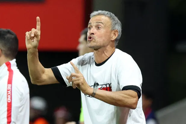 إنريكي ينتقد أداء «سان جيرمان» رغم الفوز على «بريست»