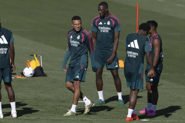 برشلونة وريال مدريد في سباق مبكر ومثير على صدارة «لا ليغا»