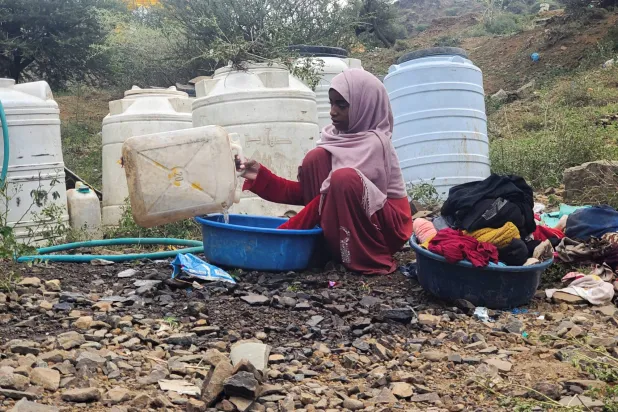 تصعيد الحوثيين يدفع 100 ألف يمني للنزوح خلال أسبوع