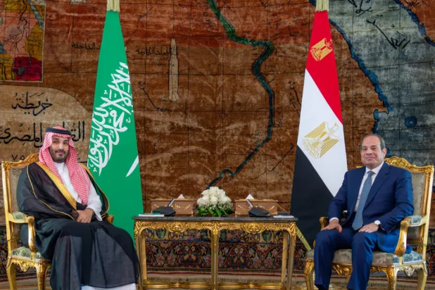 نقاشات سعودية – مصرية في القاهرة بحثت التطورات وأمن الملاحة