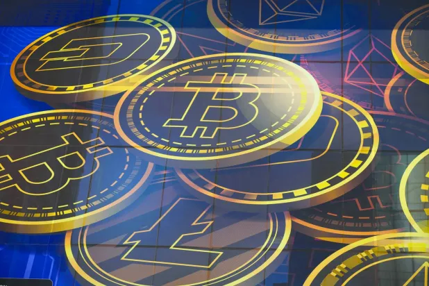 «البتكوين» تهبط بأكثر من 5 % إلى 75 ألف دولار