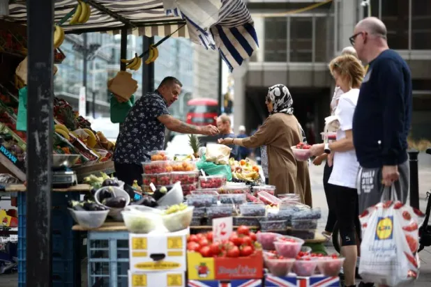 تضخم بريطانيا يرتفع إلى 3.1 % في أغسطس مع صعود أسعار الوقود