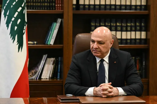 الرئيس اللبناني: دعم الجيش لاستعادة قرار السلم والحرب