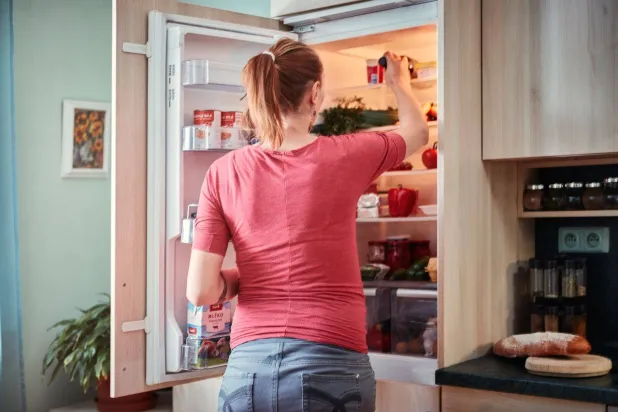 باب الثلاجة ليس مكانها… 5 أطعمة تحتاج إلى تخزين مختلف