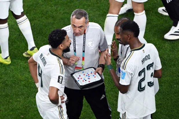 السعودية تتسلح بالأرض والجمهور لاستعادة لقب كأس الخليج