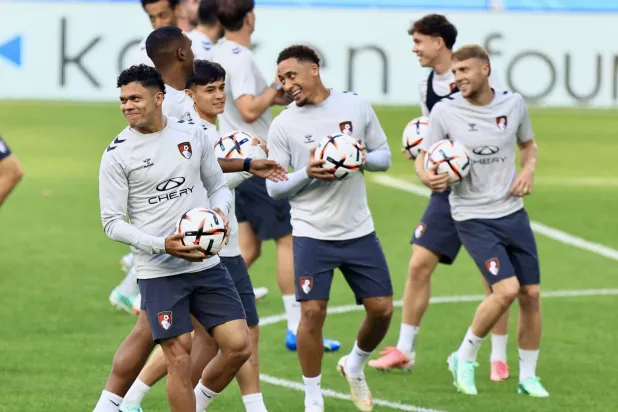 من حافة الانهيار إلى أوروبا… بورنموث يكتب التاريخ