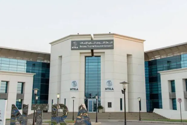 إجراءات مصرية لحماية الأطفال من مخاطر منصات «التواصل»