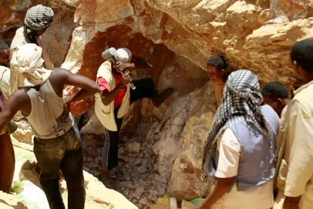 شركات التعدين تهدد بوقف إنتاج الذهب في السودان