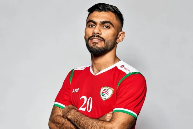 صلاح اليحيائي أمل الكرة العمانية في «خليجي 27»