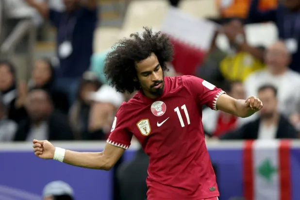 أكرم عفيف… من «أسباير» إلى قيادة طموحات قطر في «خليجي 27»