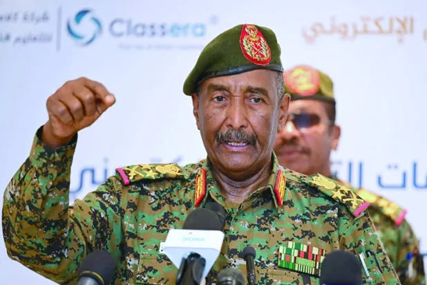 تدهور الجنيه وشح السيولة يشلّان أسواق السودان