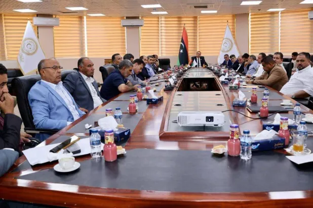 معلمو ليبيا يلوّحون بالإضراب العام