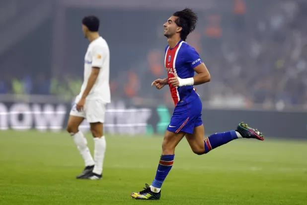 «الدوري الفرنسي»: سان جيرمان يحسم الكلاسيكو بثنائية توريس وماركينيوس