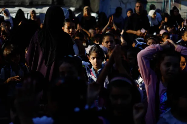 أطفال غزة يعودون إلى فصولهم للمرة الأولى منذ 3 سنوات