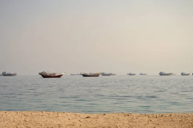 حركة العبور عبر «هرمز» تهبط إلى 3 سفن الثلاثاء