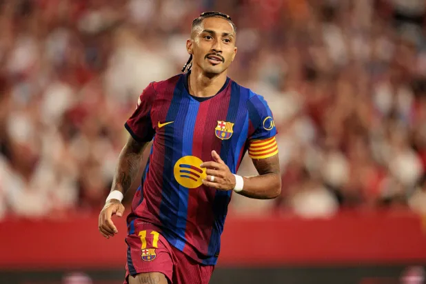 ديكو يغلق الباب أمام ضم ألفاريز… ورافينيا يتألق في قلب الهجوم
