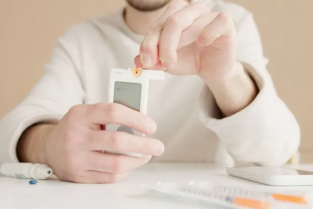 لماذا تزداد احتمالية الإصابة بحصوات الكلى لدى مرضى السكري؟