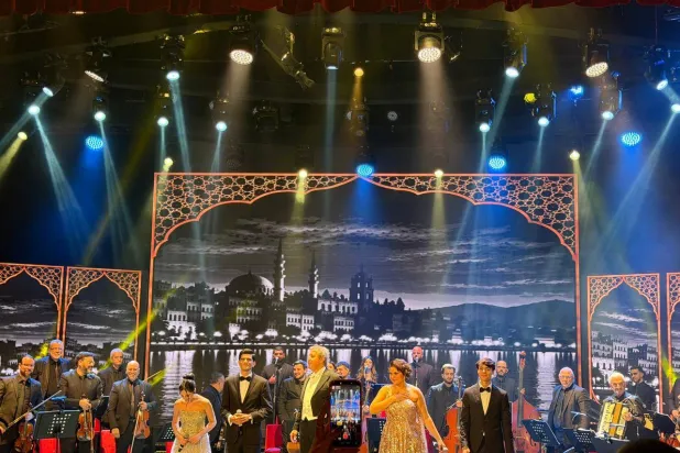 «أنغام وأفلام»… أغنيات تتساقط منها الأعوام ويبقى الحبّ