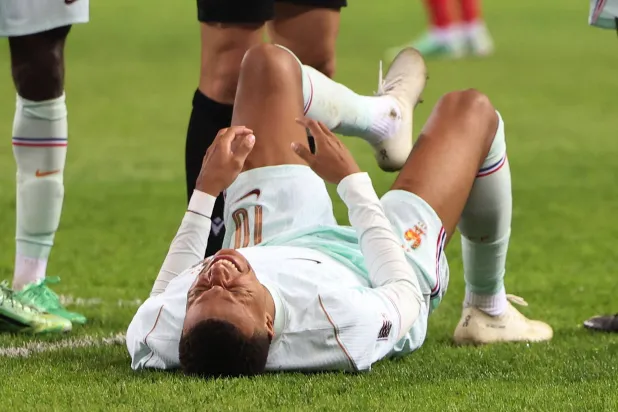 «دوري الأمم»: مبابي يخرج مصاباً بعد تسجيله هدفاً في شِباك تركيا