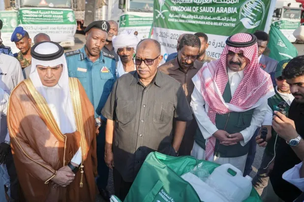 «إغاثي الملك سلمان» يسيّر 40 شاحنة مساعدات جديدة لـ5 ولايات سودانية