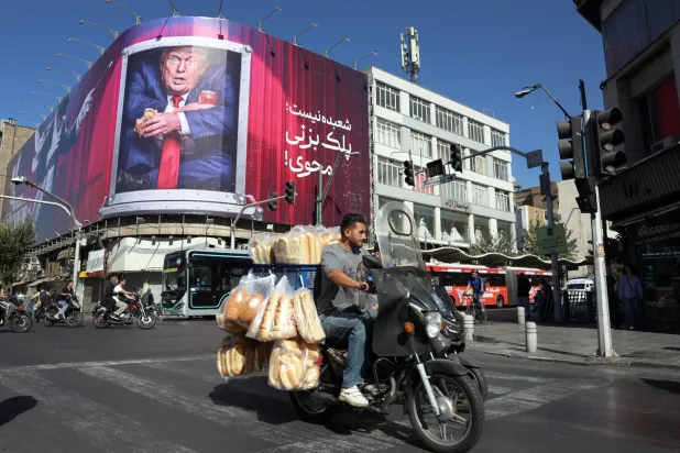 ترمب: استسلام إيران سينهي الحرب قريباً