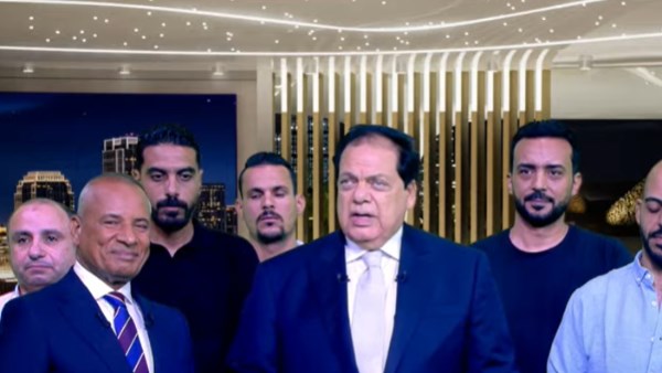 بعد تعافيه من الوعكة الصحية.. أبو العينين يرحب بالإعلامي أحمد موسى بعد عودته لشاشة صدى البلد