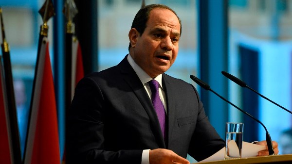 الرئيس السيسي يوجه وزارة الداخلية بترشيد تكاليف تراخيص السيارات والتأكيد على حسن معاملة المواطنين