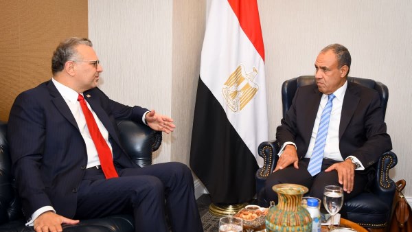وزير الخارجية لمستشار ترامب: مطلوب خفض التصعيد وتغليب الحلول السياسية في أزمات المنطقة