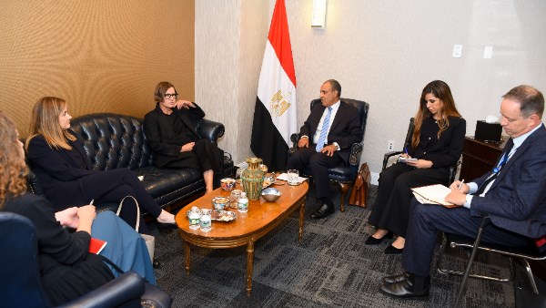 وزير الخارجية لرئيس الصليب الأحمر: يجب تعزيز الاستجابة للأزمات الإنسانية في غزة والسودان