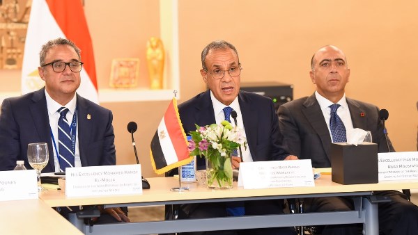 وزير الخارجية يشارك في مائدة مستديرة مع مجلس أعمال التفاهم الدولي BCIU